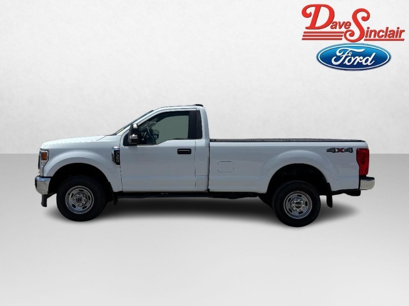 Ford Super Duty F-350 SRW Vehicle Full-screen Gallery Image 10