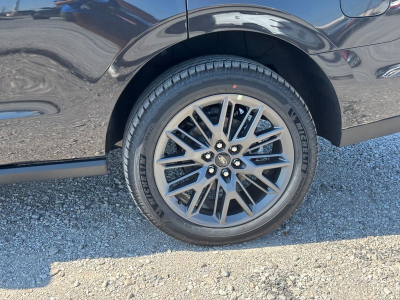 Ford Expedition Vehicle Full-screen Gallery Image 12