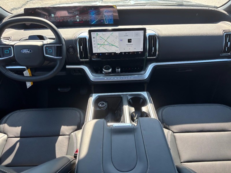 Ford Expedition Vehicle Full-screen Gallery Image 16