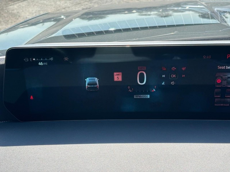Ford Expedition Vehicle Full-screen Gallery Image 22