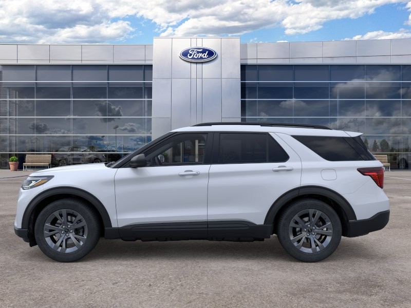 Ford Explorer Vehicle Full-screen Gallery Image 04