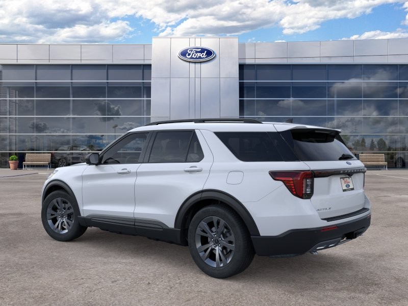 Ford Explorer Vehicle Full-screen Gallery Image 05