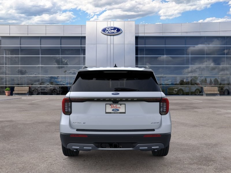 Ford Explorer Vehicle Full-screen Gallery Image 07