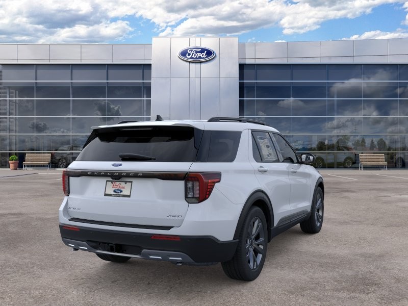 Ford Explorer Vehicle Full-screen Gallery Image 10