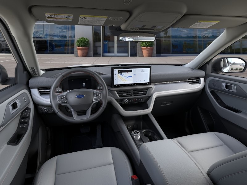 Ford Explorer Vehicle Full-screen Gallery Image 11