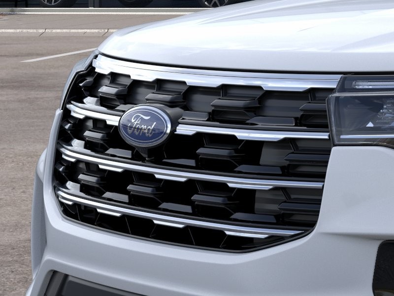 Ford Explorer Vehicle Full-screen Gallery Image 19