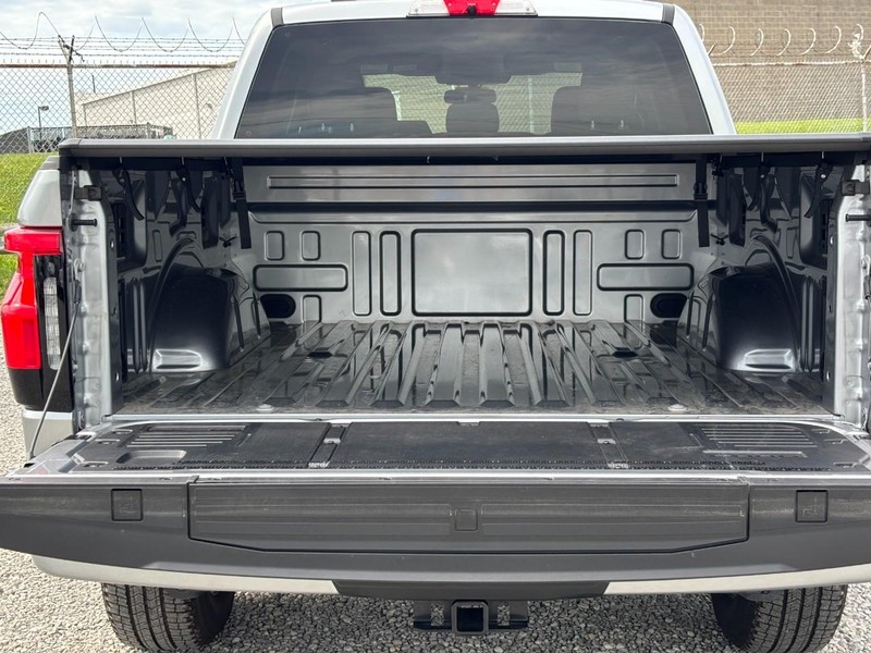 Ford F-150 Lightning Vehicle Full-screen Gallery Image 11