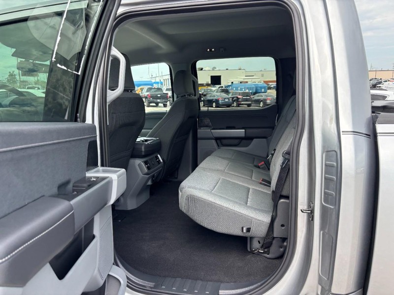 Ford F-150 Lightning Vehicle Full-screen Gallery Image 13
