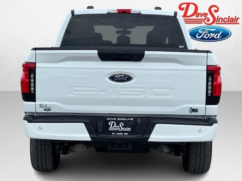 Ford F-150 Lightning Vehicle Full-screen Gallery Image 08