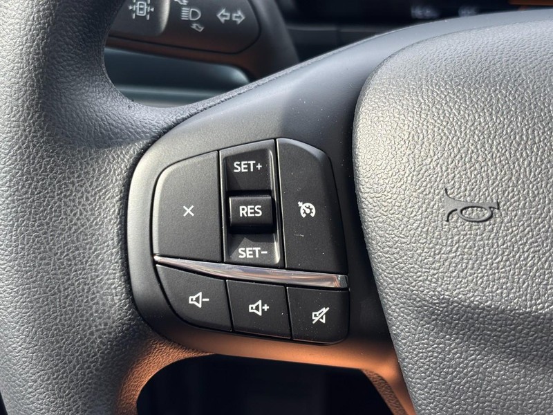 Ford Maverick Vehicle Full-screen Gallery Image 19