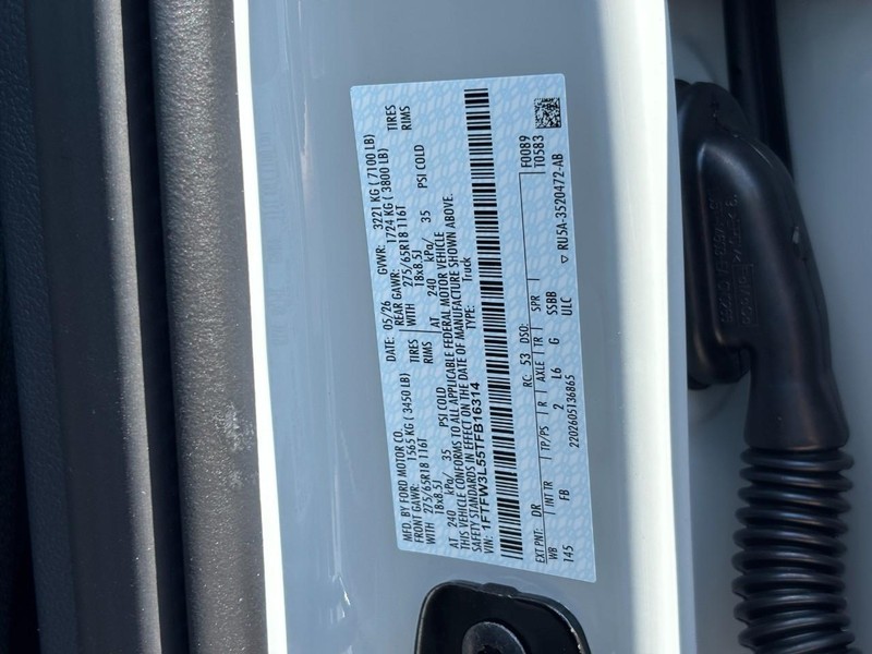 Ford F-150 Vehicle Full-screen Gallery Image 26