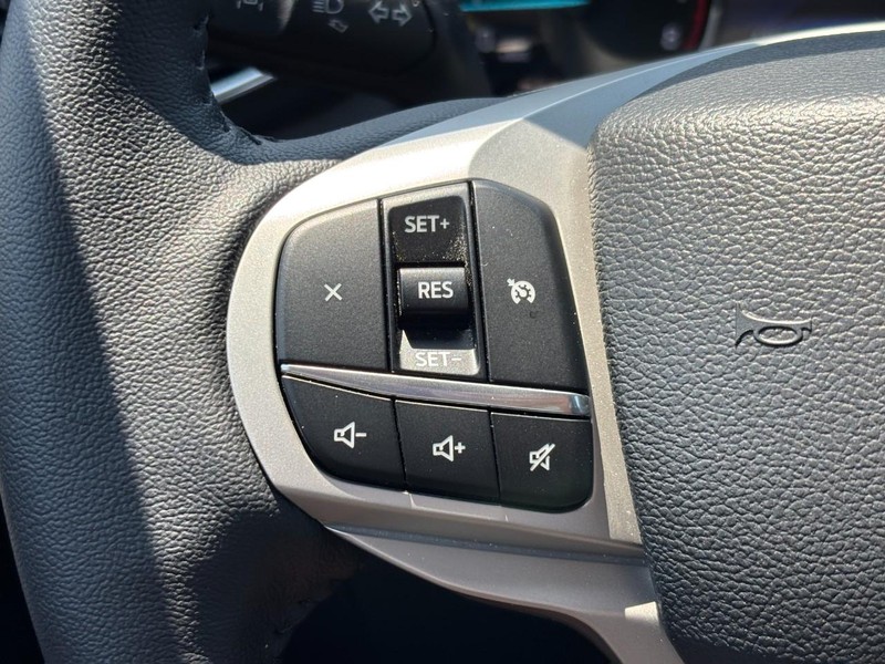 Ford Explorer Vehicle Image 20