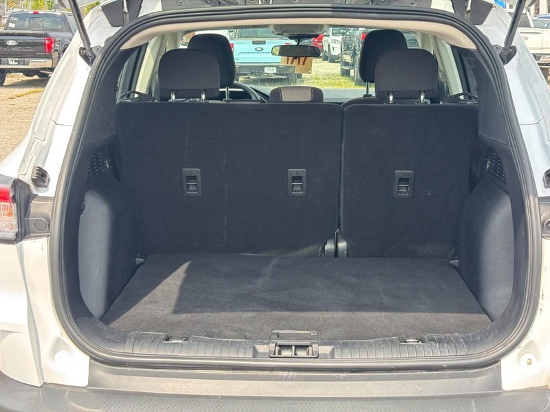 Ford Escape Vehicle Image 11