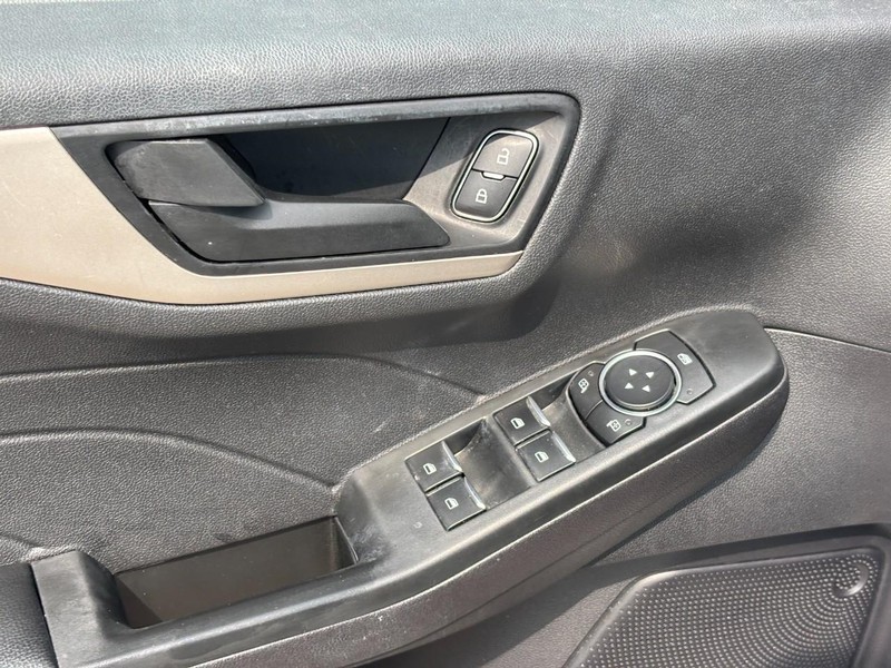 Ford Escape Vehicle Image 18