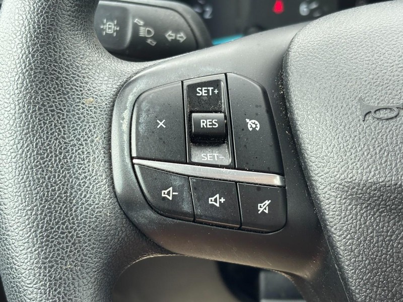 Ford Escape Vehicle Image 19