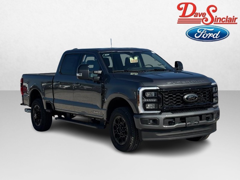 Ford Super Duty F-250 SRW Vehicle Full-screen Gallery Image 04