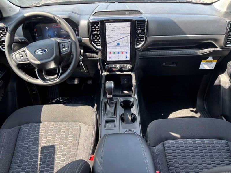 Ford Ranger Vehicle Full-screen Gallery Image 15