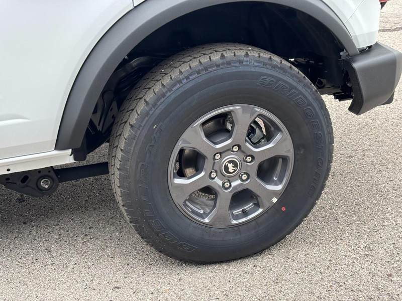 Ford Bronco Vehicle Image 12