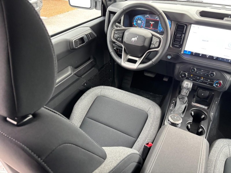 Ford Bronco Vehicle Image 14