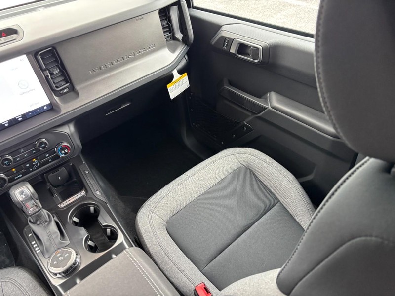Ford Bronco Vehicle Image 16