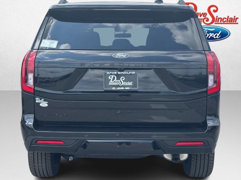 Ford Expedition Vehicle Full-screen Gallery Image 08