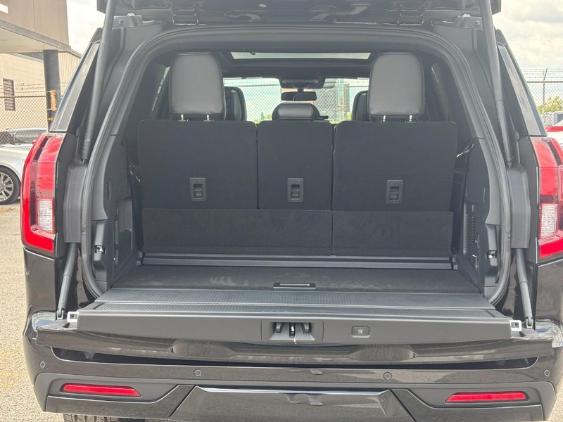 Ford Expedition Vehicle Full-screen Gallery Image 11