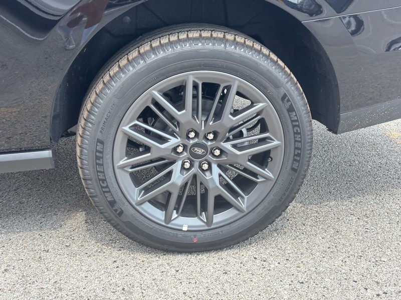 Ford Expedition Vehicle Full-screen Gallery Image 12
