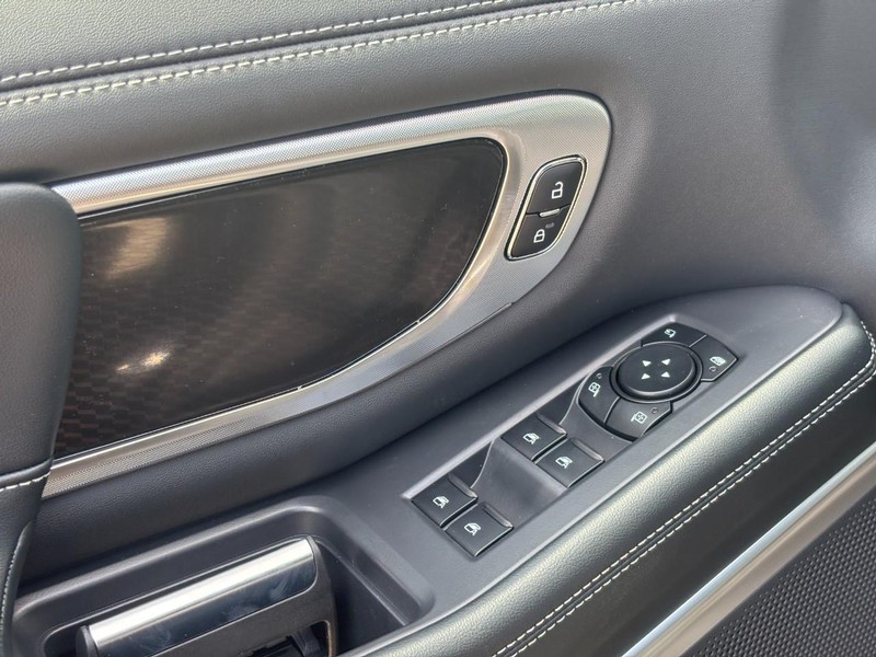 Ford Expedition Vehicle Full-screen Gallery Image 19