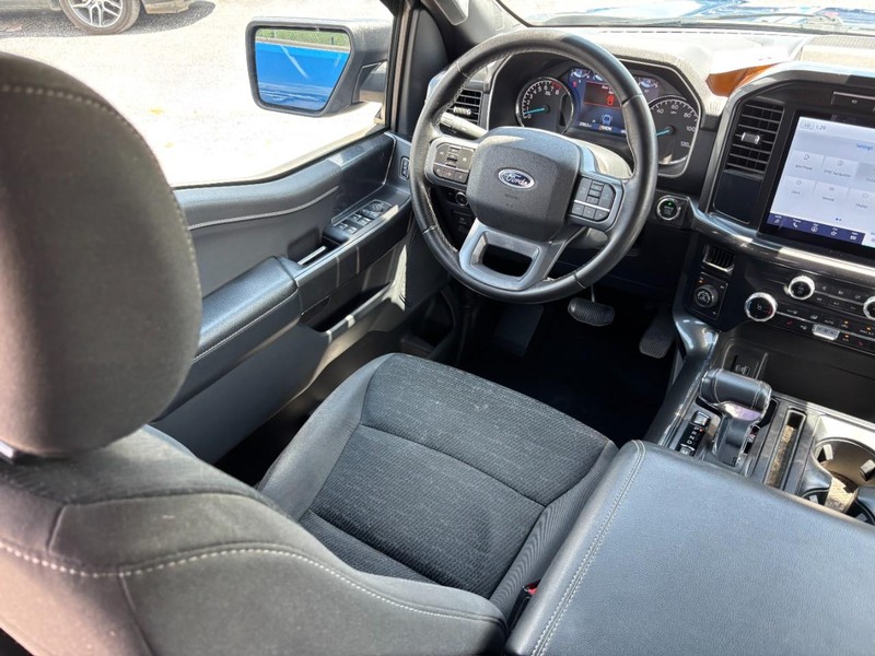 Ford F-150 Vehicle Full-screen Gallery Image 14