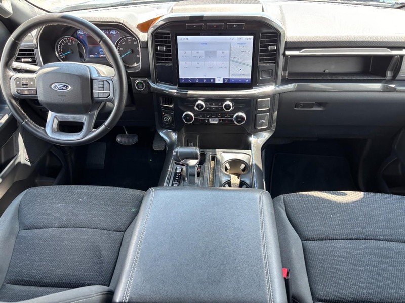 Ford F-150 Vehicle Full-screen Gallery Image 15