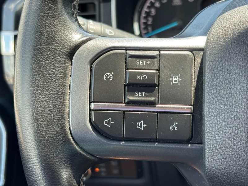 Ford F-150 Vehicle Full-screen Gallery Image 19