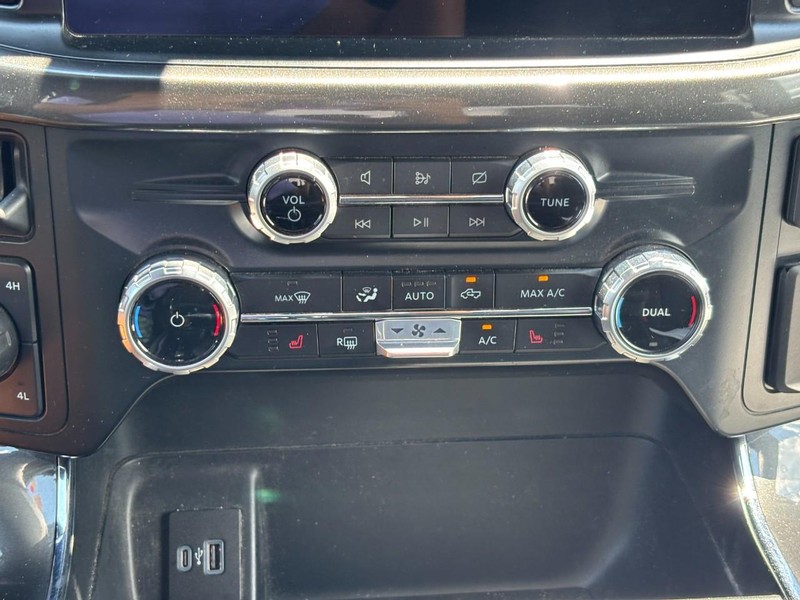 Ford F-150 Vehicle Full-screen Gallery Image 25