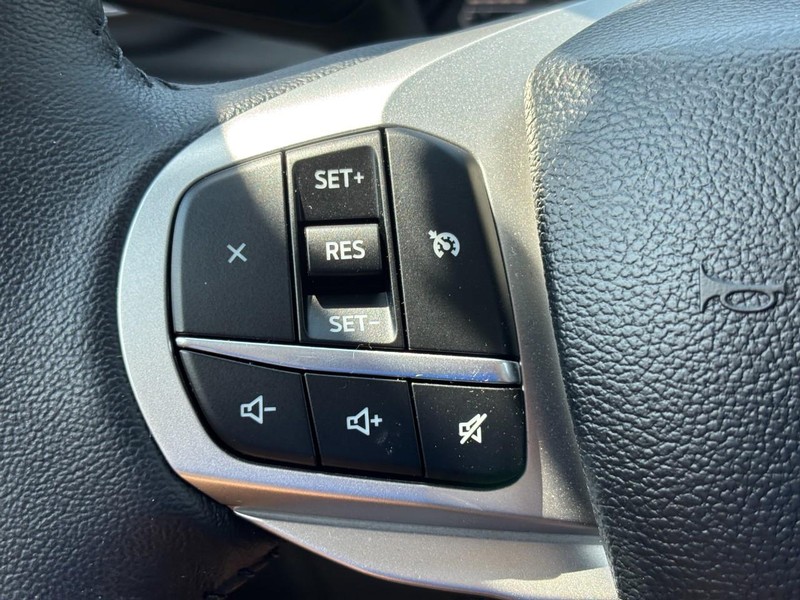 Ford Explorer Vehicle Image 20