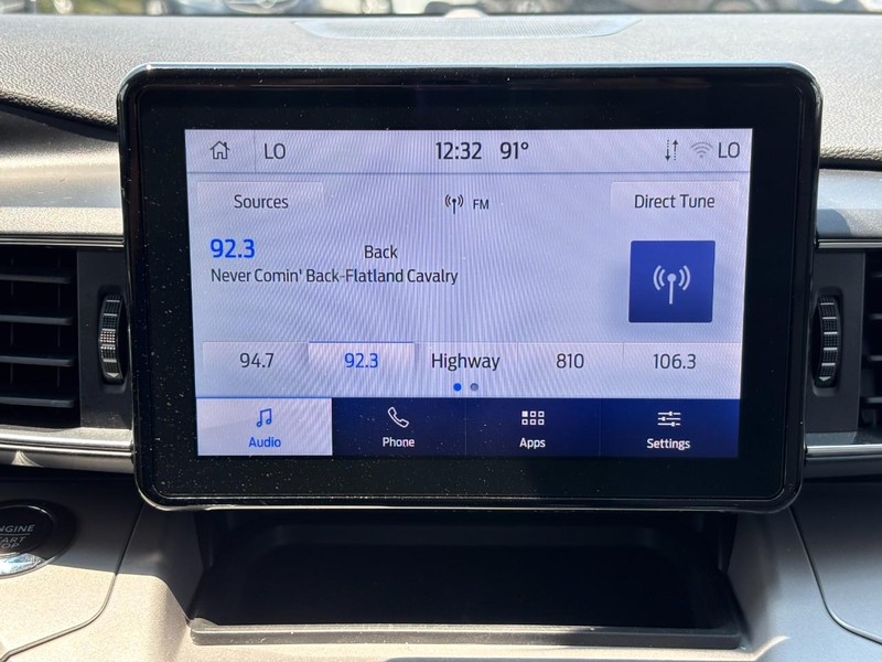 Ford Explorer Vehicle Image 23