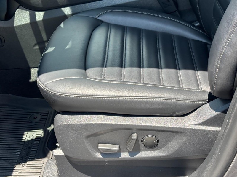 Ford Edge Vehicle Full-screen Gallery Image 17