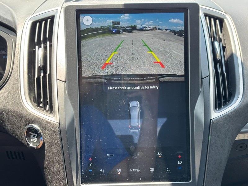 Ford Edge Vehicle Full-screen Gallery Image 23