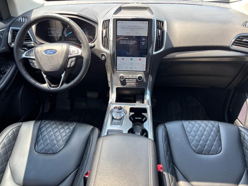Ford Edge Vehicle Full-screen Gallery Image 15