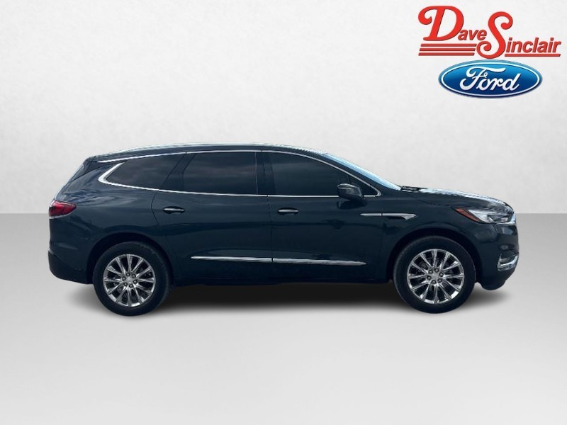 Buick Enclave Vehicle Full-screen Gallery Image 04