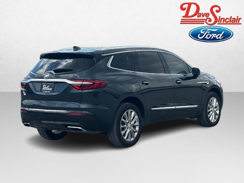Buick Enclave Vehicle Full-screen Gallery Image 05
