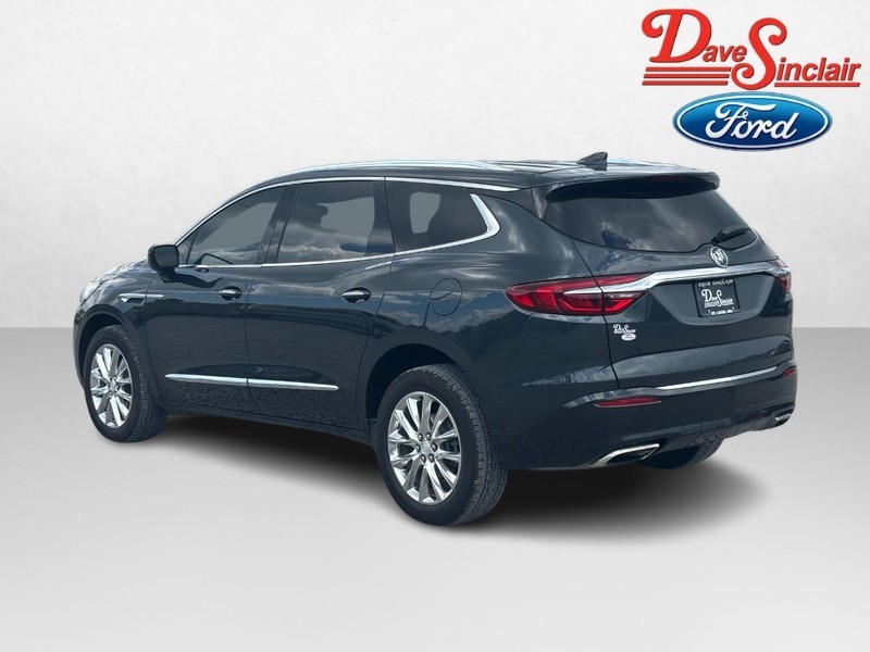 Buick Enclave Vehicle Full-screen Gallery Image 07