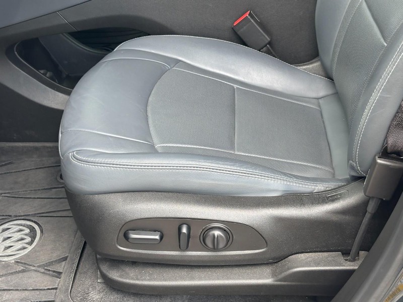 Buick Enclave Vehicle Full-screen Gallery Image 16