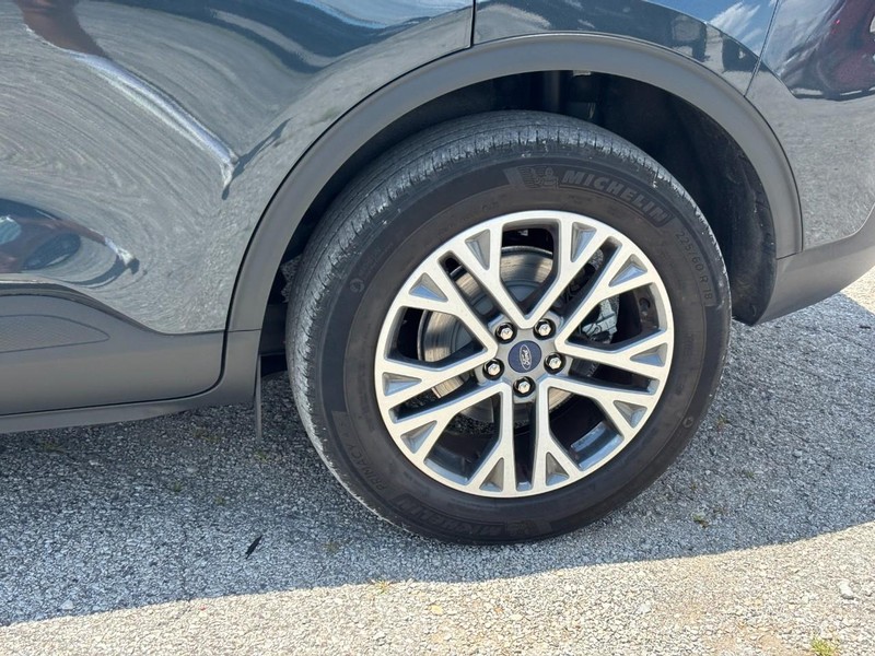 Ford Escape Vehicle Image 12