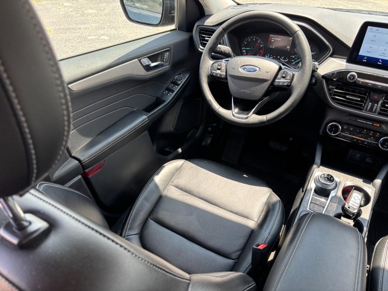 Ford Escape Vehicle Image 14