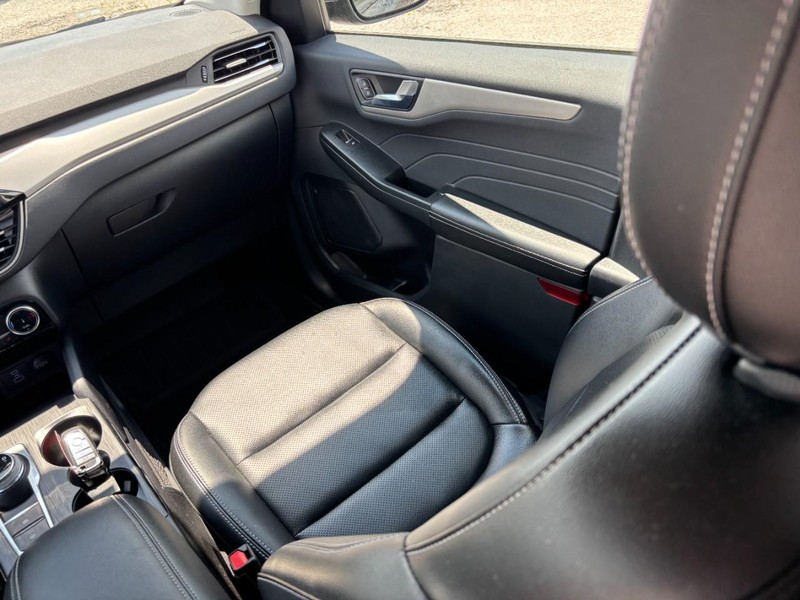 Ford Escape Vehicle Image 16