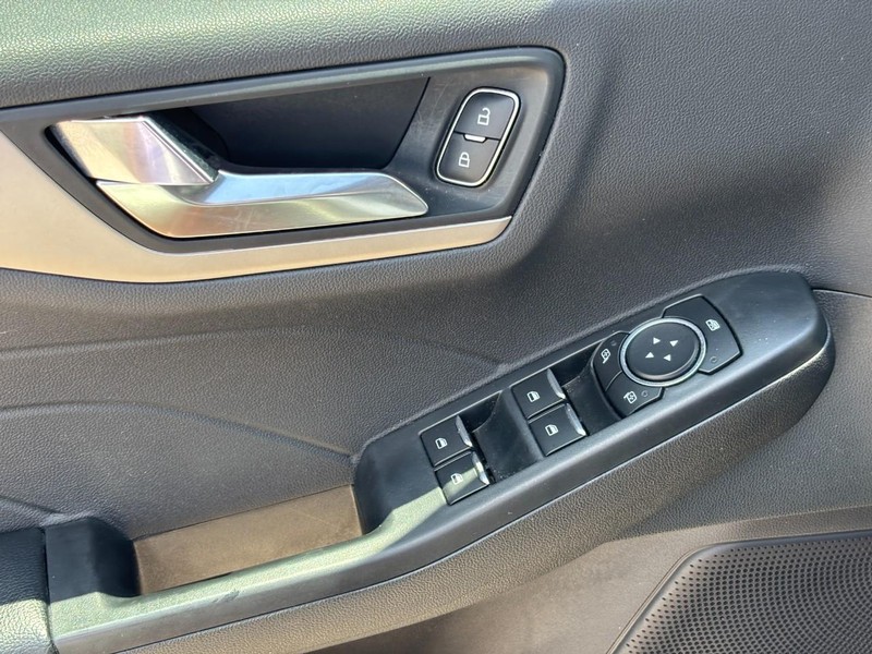 Ford Escape Vehicle Image 18