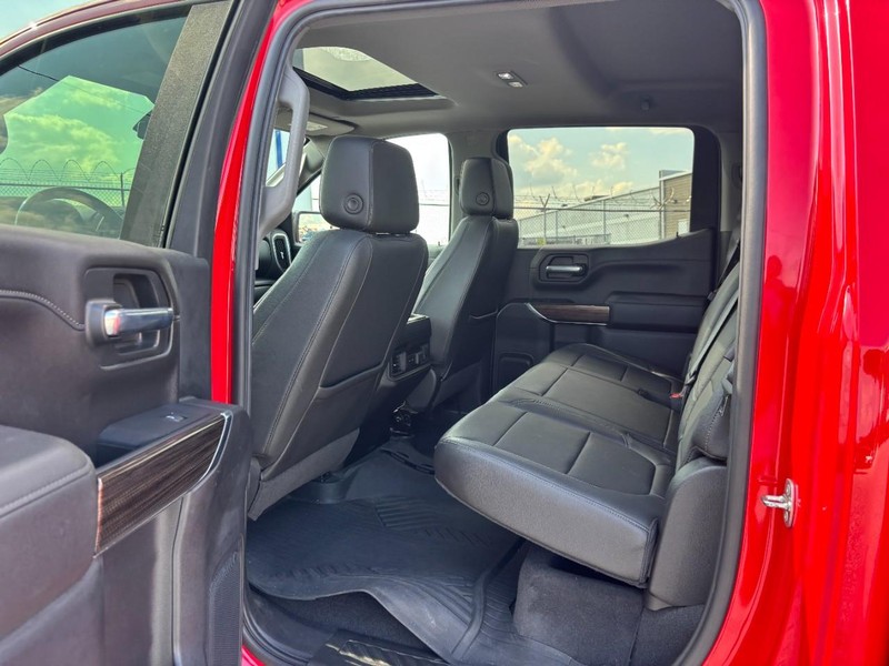 Chevrolet Silverado 1500 Vehicle Full-screen Gallery Image 11