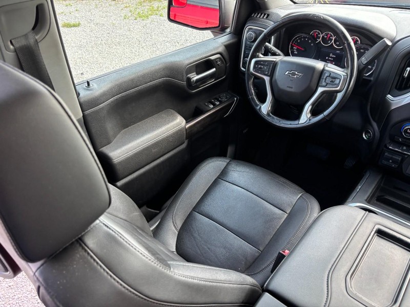 Chevrolet Silverado 1500 Vehicle Full-screen Gallery Image 13