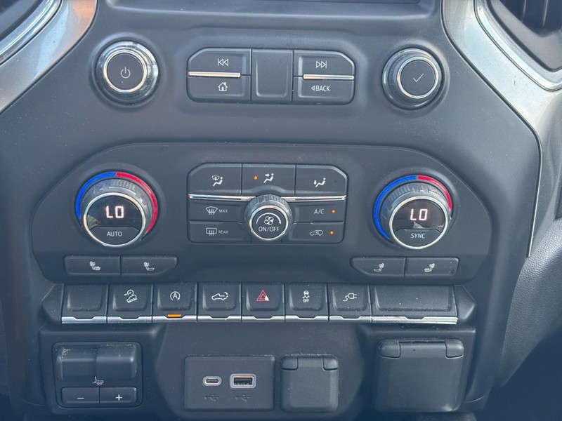 Chevrolet Silverado 1500 Vehicle Full-screen Gallery Image 23