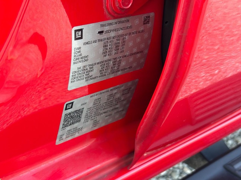 Chevrolet Silverado 1500 Vehicle Full-screen Gallery Image 24