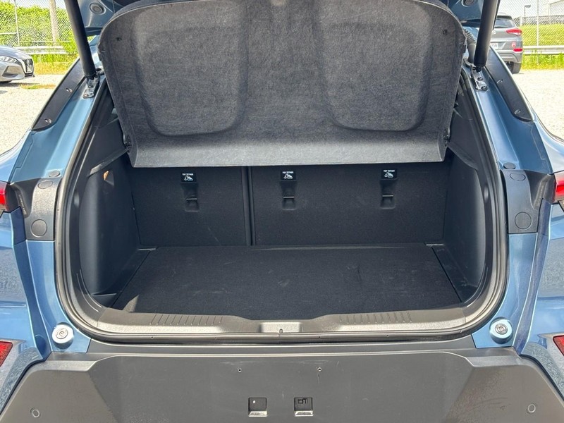 Buick Envista Vehicle Full-screen Gallery Image 09
